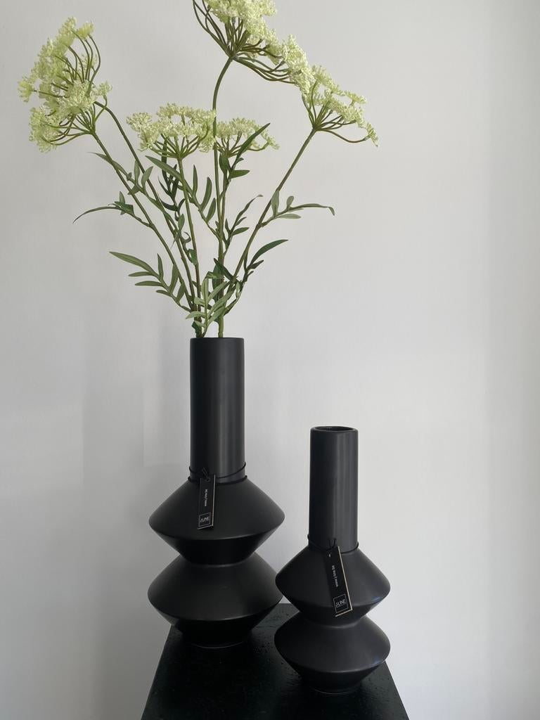 Vaas Modern Keramiek Zwart Large - uitverkoop, Huis en Inrichting, Woonaccessoires | Vazen, Zwart, Veens Living, Aardewerk of Porselein