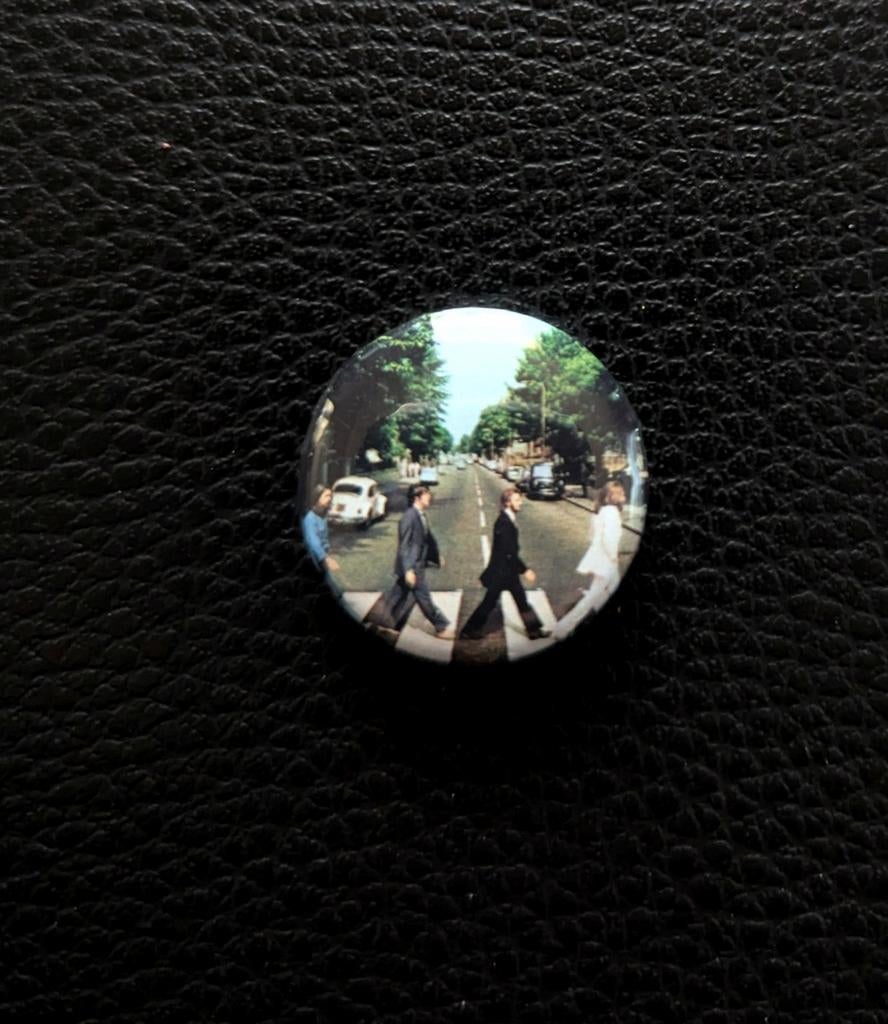Beatles Abbey Road Button Speld Pin - Kleurenfoto, Ophalen of Verzenden, Nieuw, Overige typen