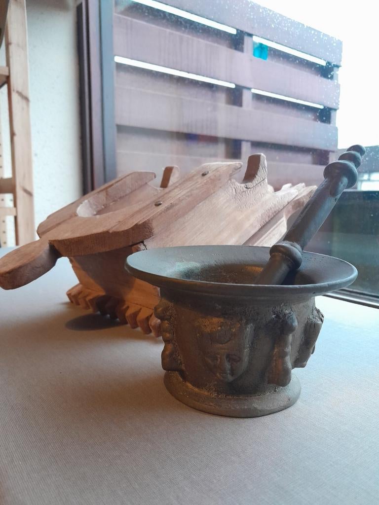 Apothekers vijzel antiek brons, Ophalen