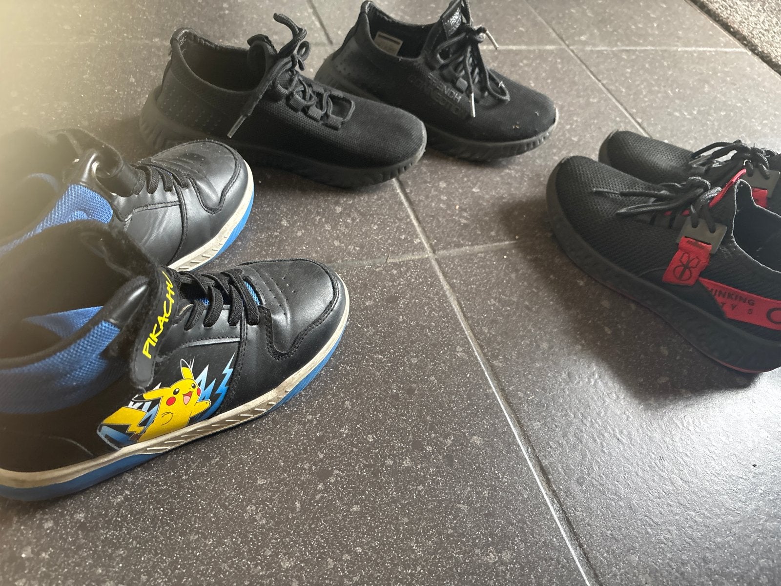 Kinderschoenen maat 31 en 32 - weinig gedragen, Kinderen en Baby's, Ophalen, Zo goed als nieuw, Jongen of Meisje, Schoenen