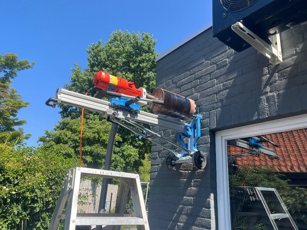 Betonboorder, afzuigkap ventilatie kanaal,  betonboring,