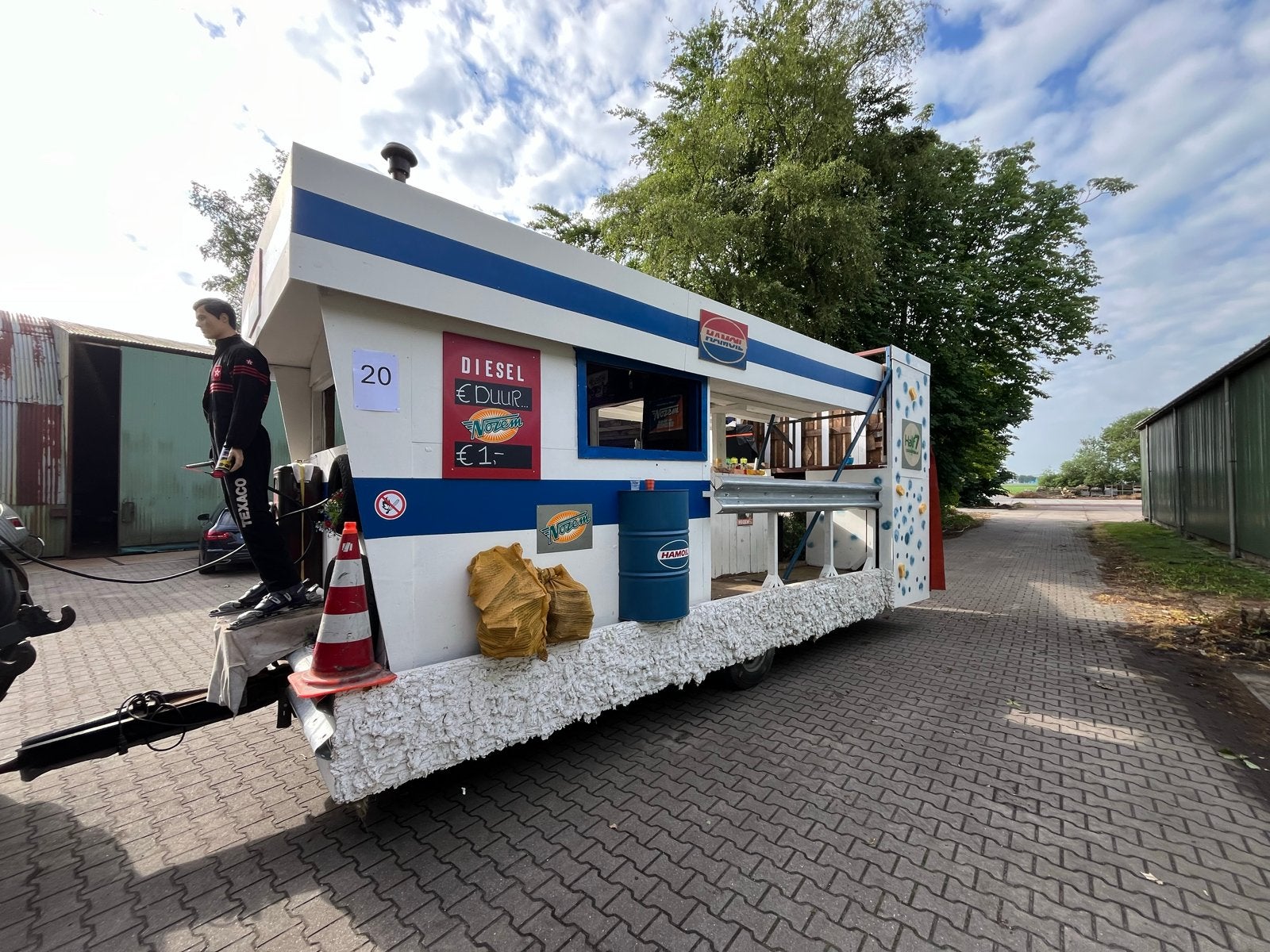 Unieke Optochtwagen Carnavalswagen - Benzinepomp Thema, Ophalen, Gebruikt, Overige typen, Carnaval