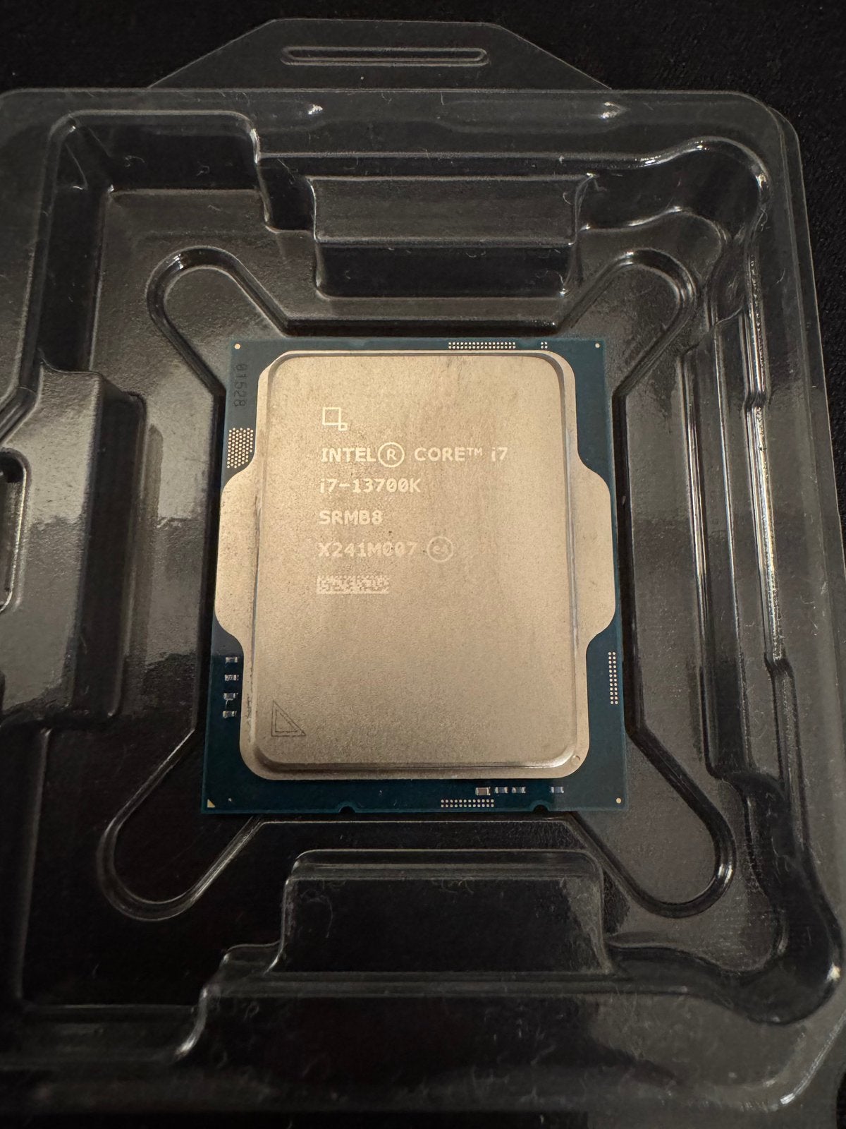 Intel Core i7-13700K Tray – amper gebruikt, Computers en Software, Processors, Ophalen of Verzenden, Zo goed als nieuw, 16-core