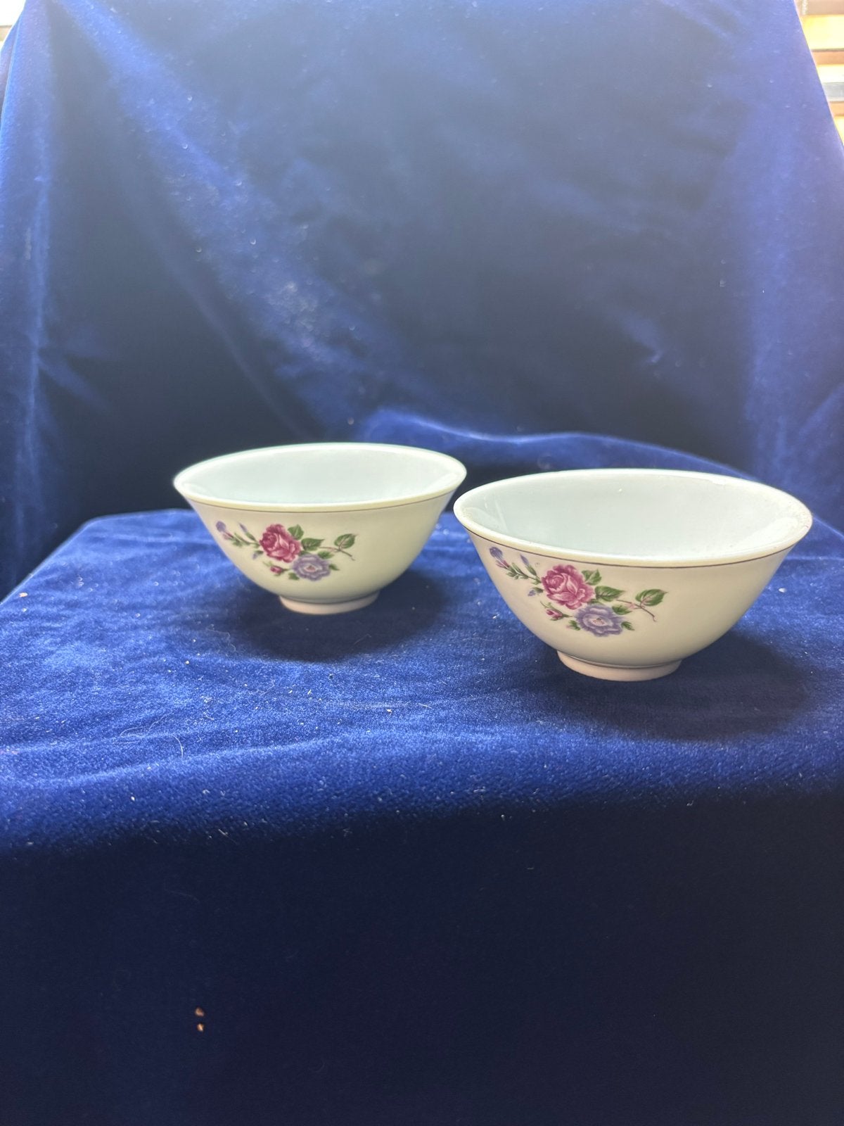 Antieke Oud Engelse Kommetjes met Bloemmotief (Set van 2), Antiek en Kunst, Antiek | Porselein, Ophalen of Verzenden