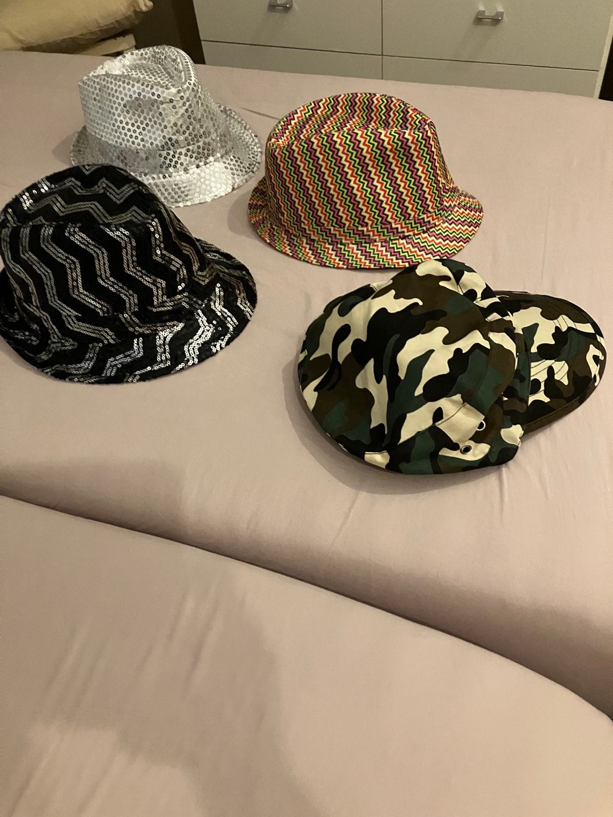 Diverse Feest Hoedjes - Per Stuk Te Koop, Ophalen of Verzenden, Zo goed als nieuw, One size fits all, Hoed