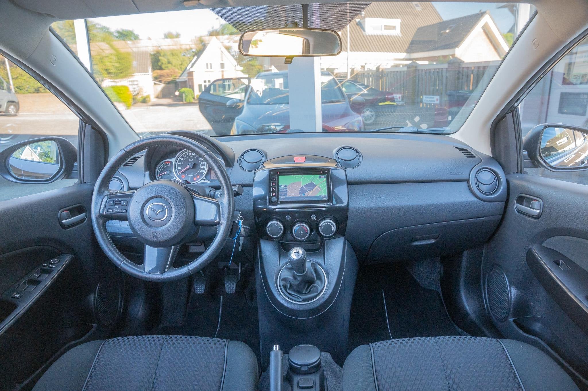 Mazda 2 1.3 Silver Edition STOELVERWARMING | PARKEERSENSOREN, Auto's, Voorwielaandrijving, Euro 5, Stof, Gebruikt