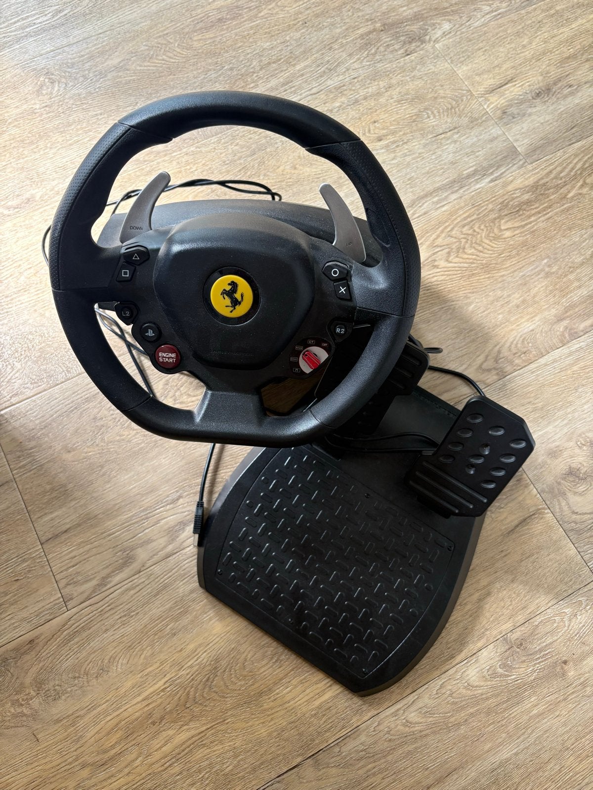 Ferrari racestuur met pedalen voor PlayStation, Ophalen, Zo goed als nieuw, Stuur of Pedalen, PlayStation 4