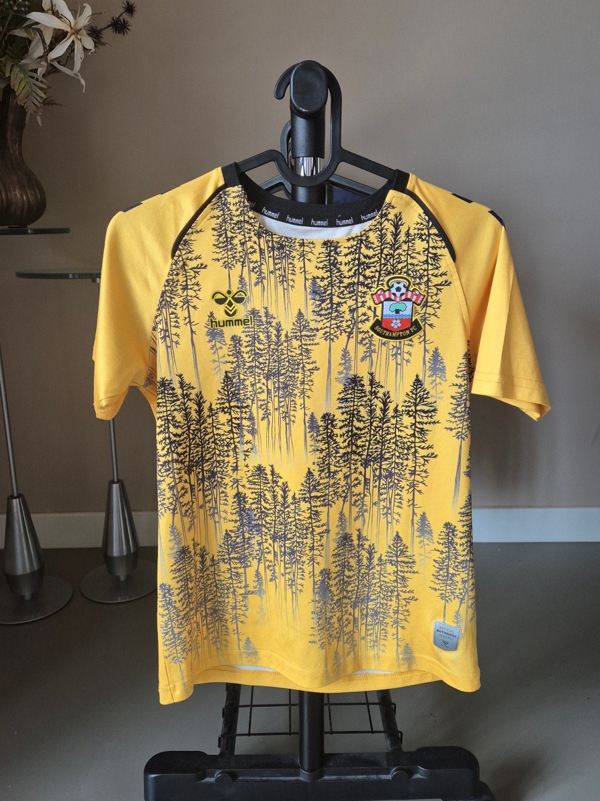 Southampton FC Hummel Geel Bosprint Voetbalsmaat 152hirt, Geel, Overige maten, Ophalen of Verzenden, Zo goed als nieuw