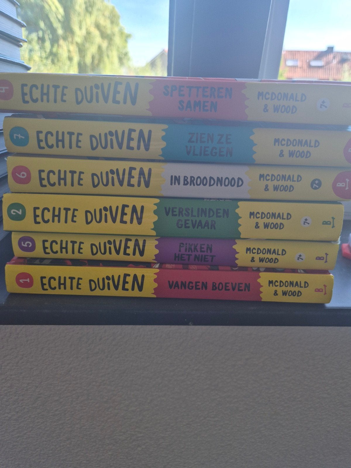 Echte Duiven boeken, Boeken, Ophalen of Verzenden, Gelezen