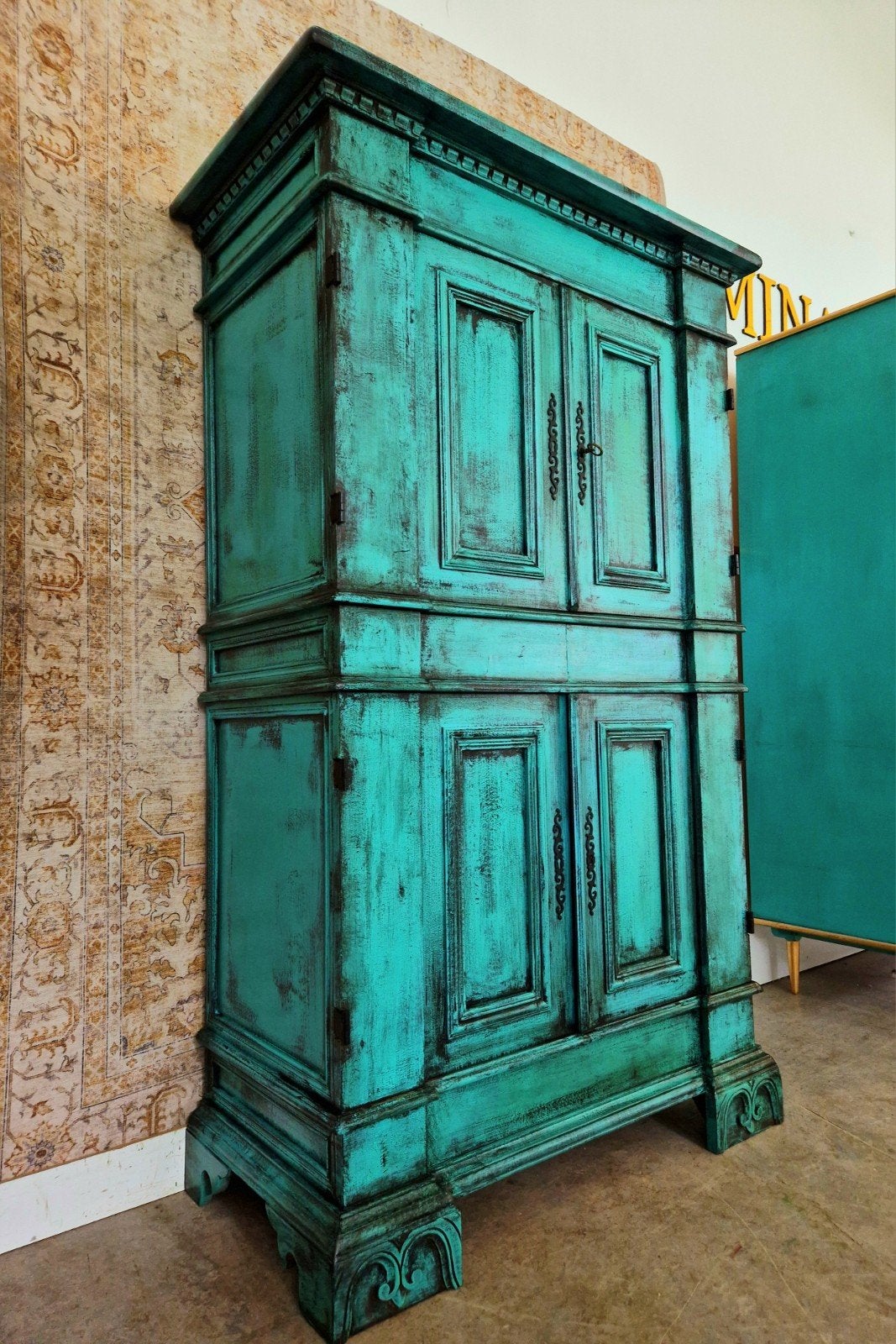 Koloniale kast in turquoise/ vintage look wandkast, Donyavimin@gmail.com, Mina Donyavi Meubels, Ophalen of Verzenden, Zo goed als nieuw