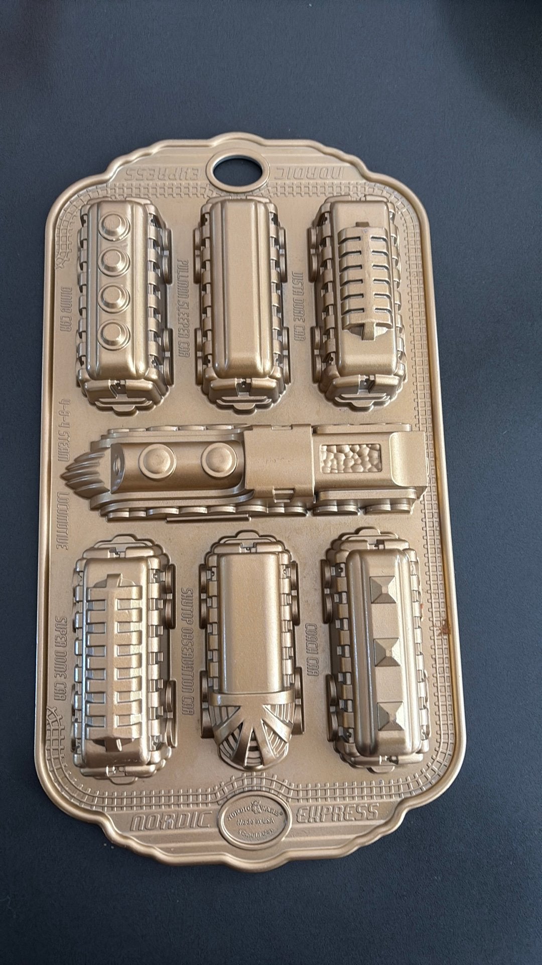 Nordic ware bakvorm trein, Ophalen, Zo goed als nieuw, Taarten, Bakvorm