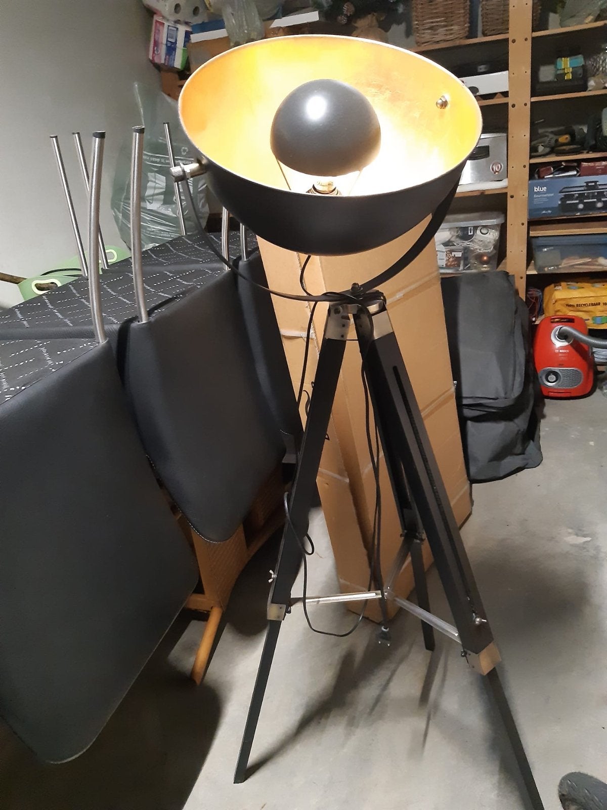 Stijlvolle Staande Lamp met Tripod Onderstel, Ophalen, 100 tot 150 cm, E27 (groot), Zo goed als nieuw