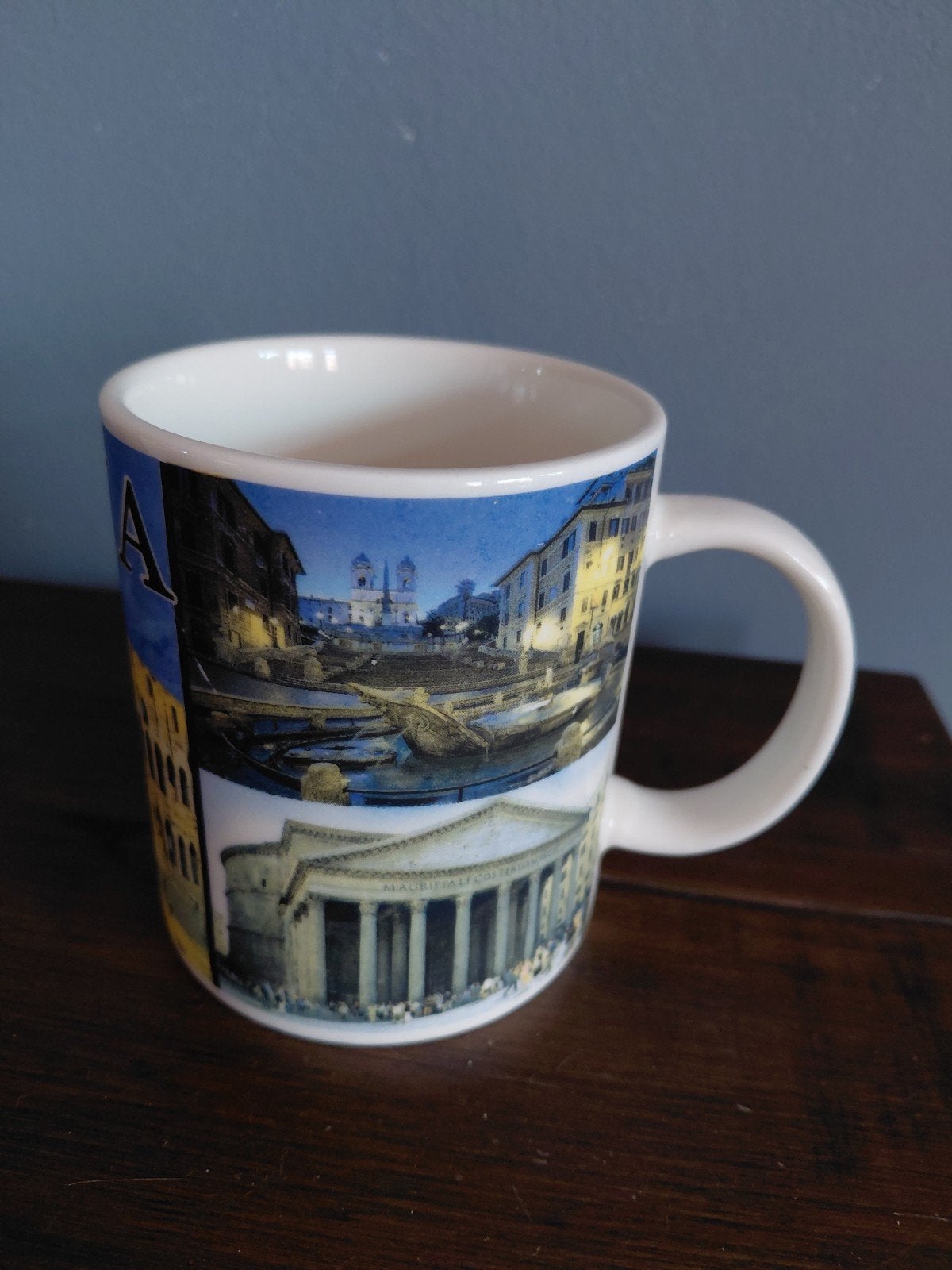 Rome Souvenir Mok Colosseum, Trevifontein & Sint-Pieter, Keramiek, Ophalen of Verzenden, Zo goed als nieuw, Overige stijlen