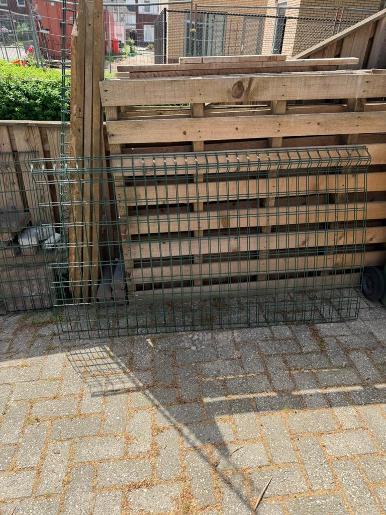 Mooi nieuw hekwerk met poort, Ophalen, Met poort, Nieuw, Enkelstaafmat hekwerk