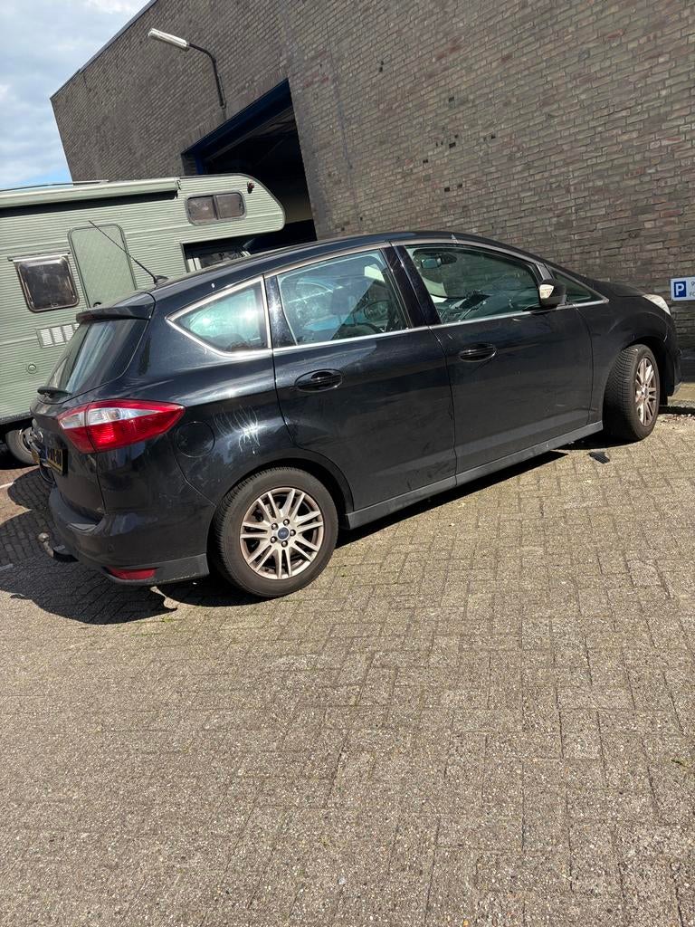 Ford C-Max 1.0 92KW 2014 Zwart met  lekke koppakking!, Voorwielaandrijving, 125 pk, Zwart, Zwart