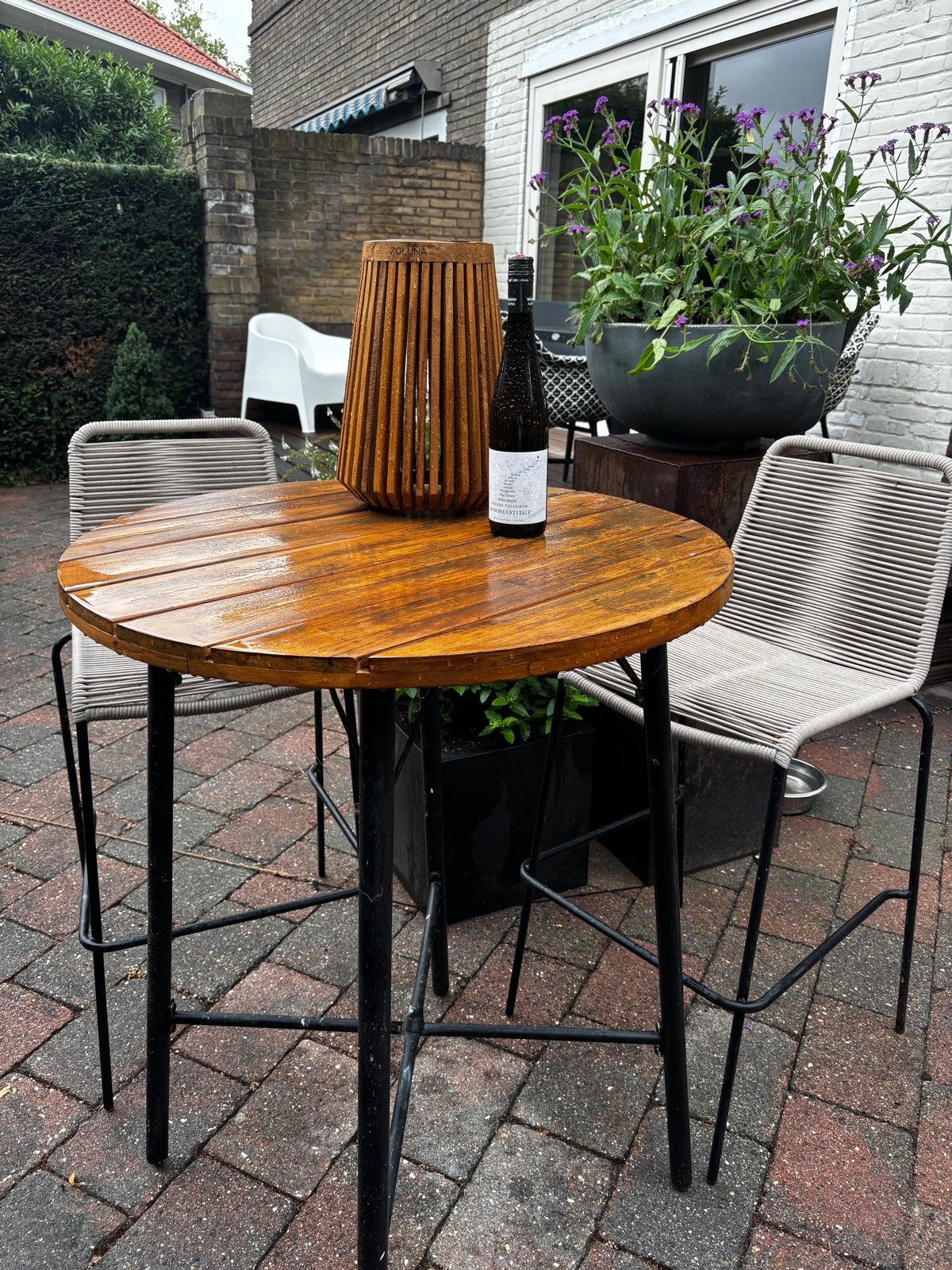 Houten bartafel met twee barkrukken, Ophalen, Gebruikt, Rond, Hout