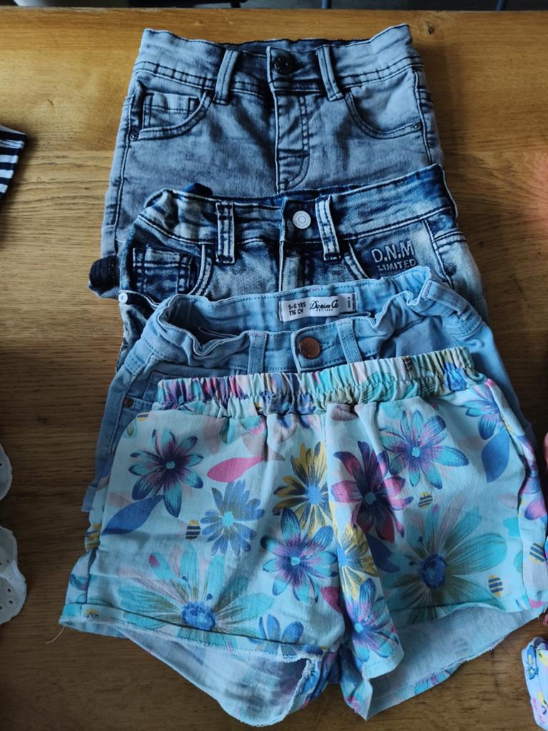 Korte broeken maat 116, Ophalen of Verzenden, Zo goed als nieuw, Jongen of Meisje, Broek