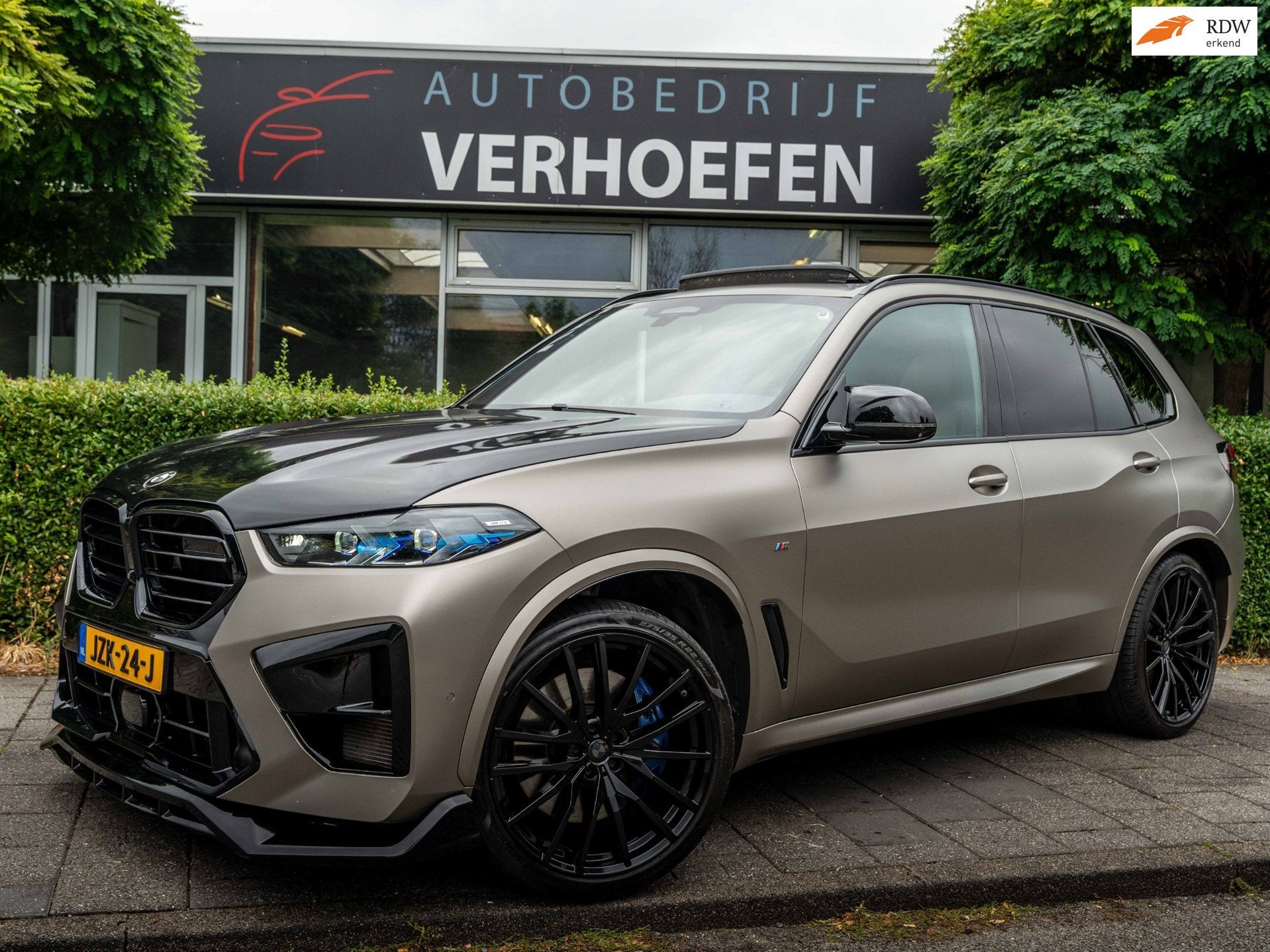 BMW X5 M50i High Executive | 4.4 V8 | 650 PK | DOWNPIPE | ST, Auto's, Automaat, Dealer onderhouden, Gebruikt, 4395 cc