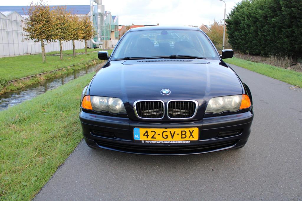 BMW 3-serie 316i Executive, 13 km/l, Achterwielaandrijving, 4 cilinders, Blauw