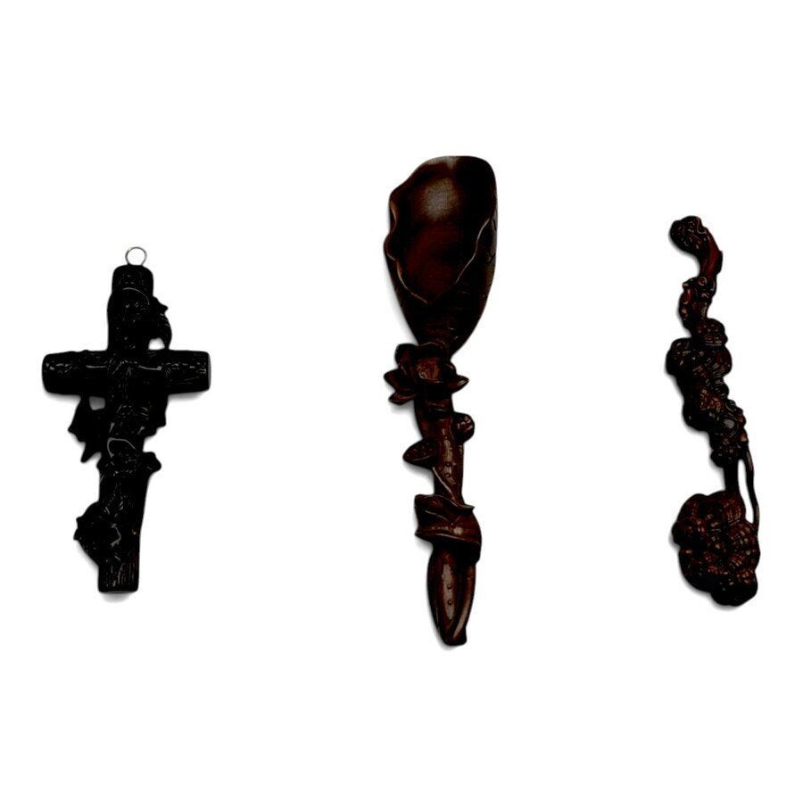 Drie gesneden houten miniaturen