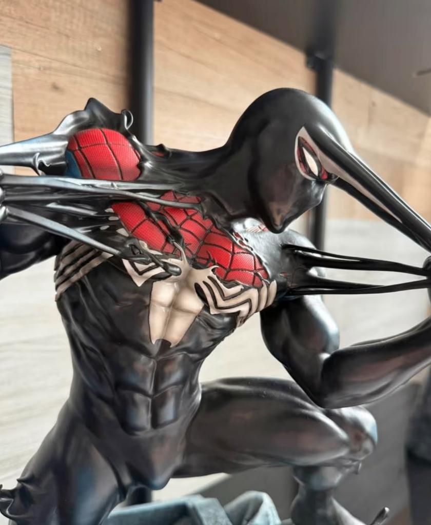 Spider-Man Symbiote Statue (Suit Vers.) 1/4 by Caleb Nefzen, Verzamelen, Ophalen of Verzenden, Zo goed als nieuw, Overige typen