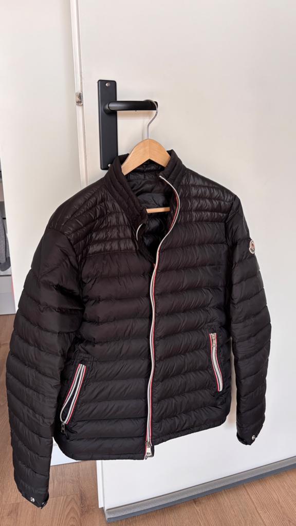 Moncler Daniel Short Down Jas maat M, Kleding | Heren, Jassen | Zomer, Ophalen of Verzenden, Gedragen, Maat 48/50 (M), Zwart