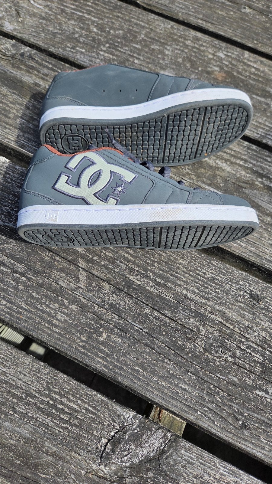 DC schoenen maat 39 - Zo goed als nieuw!, Ophalen of Verzenden, DC, Grijs, Sneakers of Gympen
