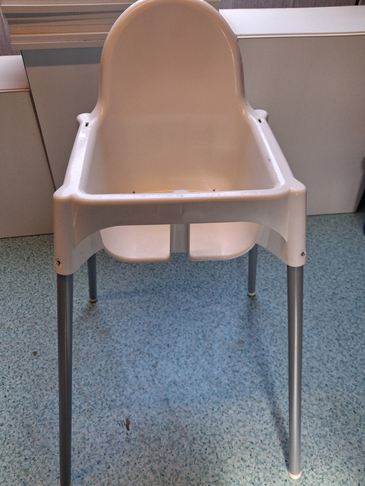 Witte kinderstoel met metalen poten van ikea, Ophalen, Gebruikt, Overige typen