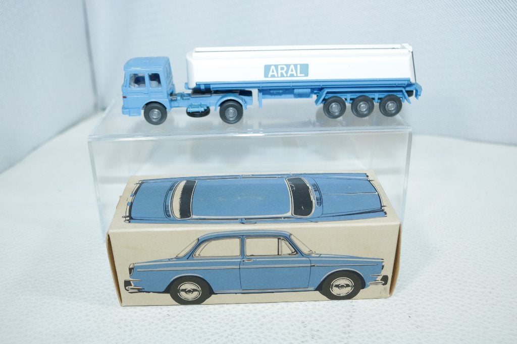 Wiking Volkswagen mod 311 SUPER STRAK doosje + gratis model, Ophalen of Verzenden, Zo goed als nieuw, Auto, Overige merken