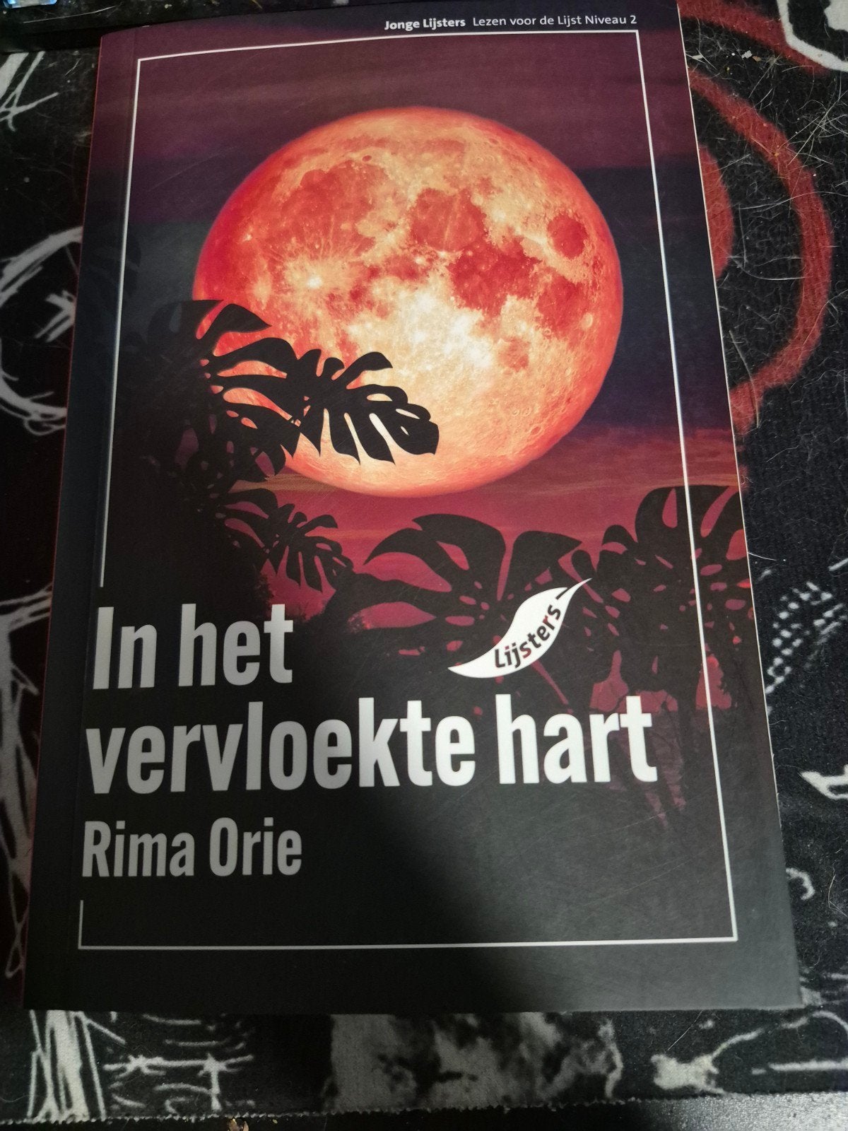 In het vervloekte hart - Rima Orie (Jonge Lijsters), Ophalen of Verzenden, Zo goed als nieuw, Rima Orie, Nederland