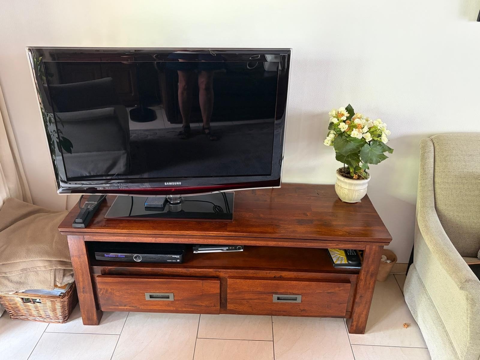 Tv- meubel koloniaal, Ophalen, 25 tot 50 cm, Minder dan 100 cm