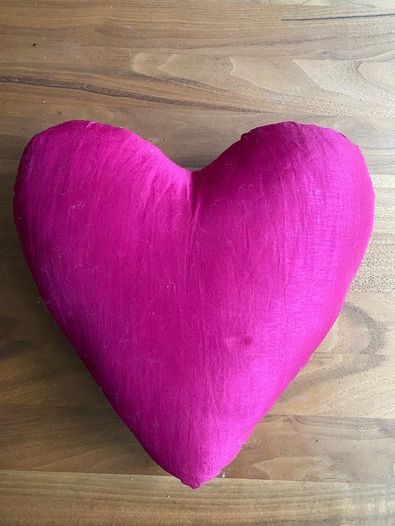 Hartvormig Kussen | roze, rood | chintz zijde | 29cm, Huis en Inrichting, Woonaccessoires | Kussens, Overige merken, Ophalen of Verzenden