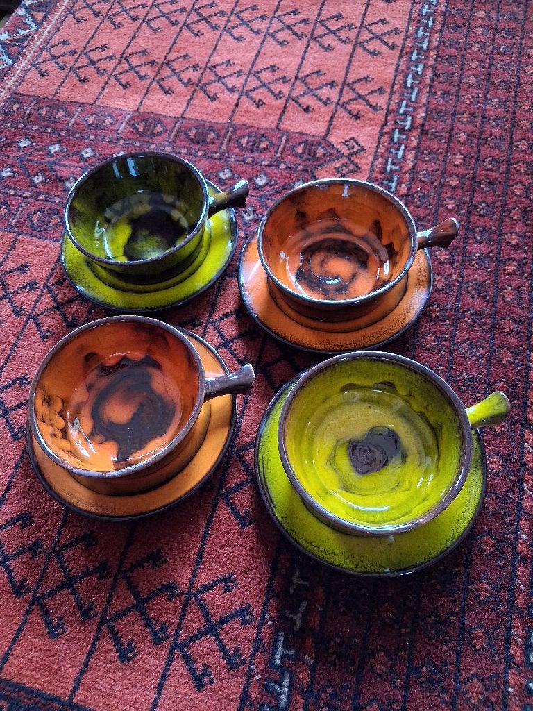 Vintage soepkommen met schotels - Jaren '70 stijl, Huis en Inrichting, Ophalen, Gebruikt, Overige merken, Keramiek