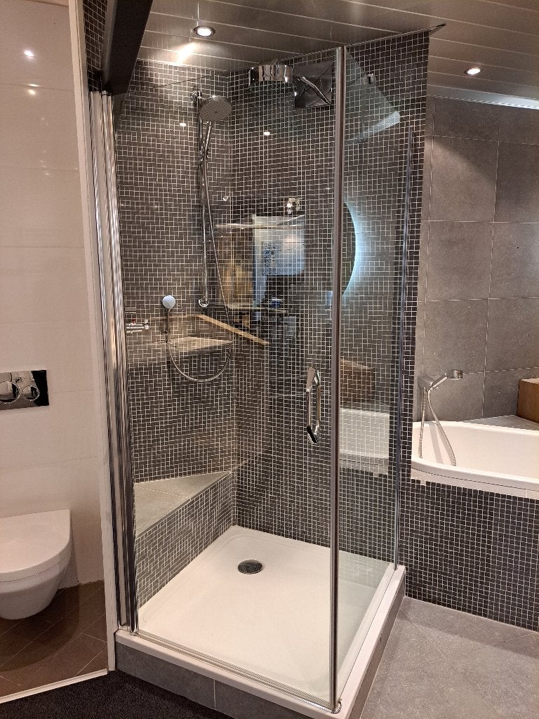 Hüppe douchewand (ev. met douchebak) *Showroommodel*, Huis en Inrichting, Ophalen, Nieuw