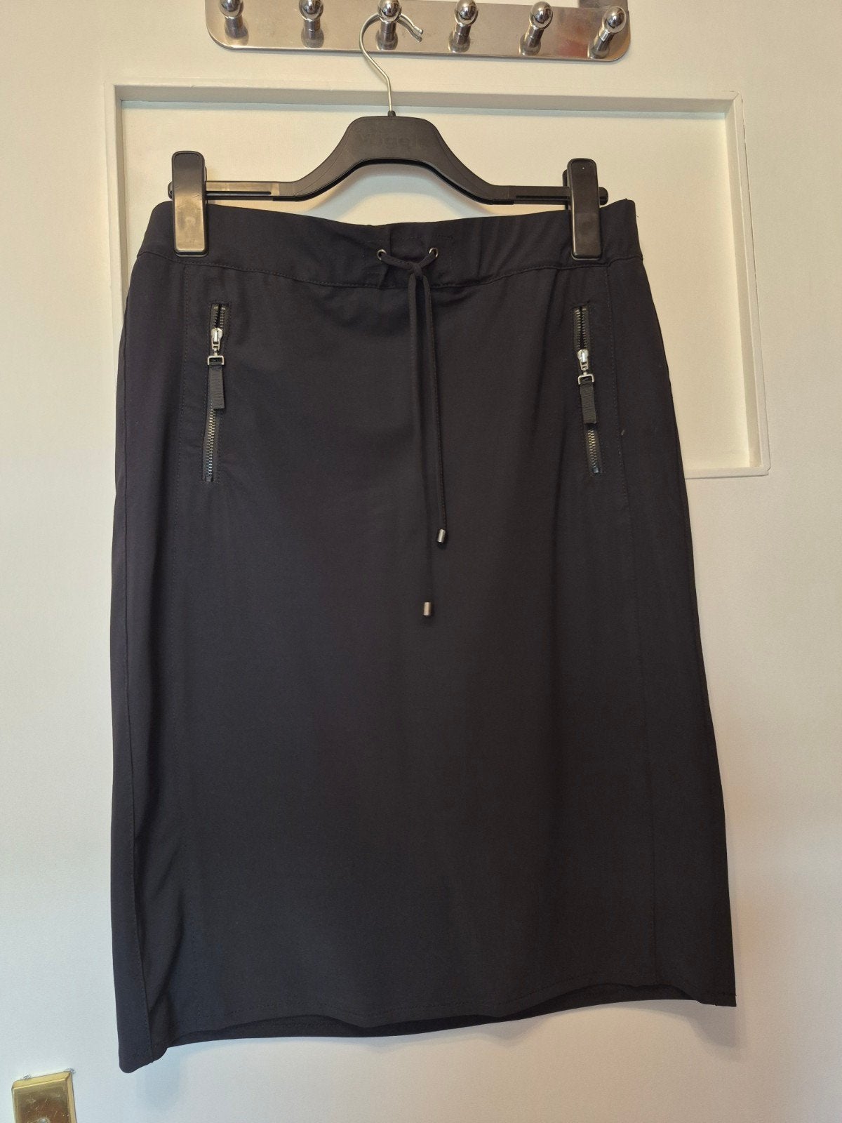 Gerry Weber Edition Zwarte Rok met Ritsdetails, Kleding | Dames, Rokken, Maat 38/40 (M), Zwart, Ophalen of Verzenden, Zo goed als nieuw
