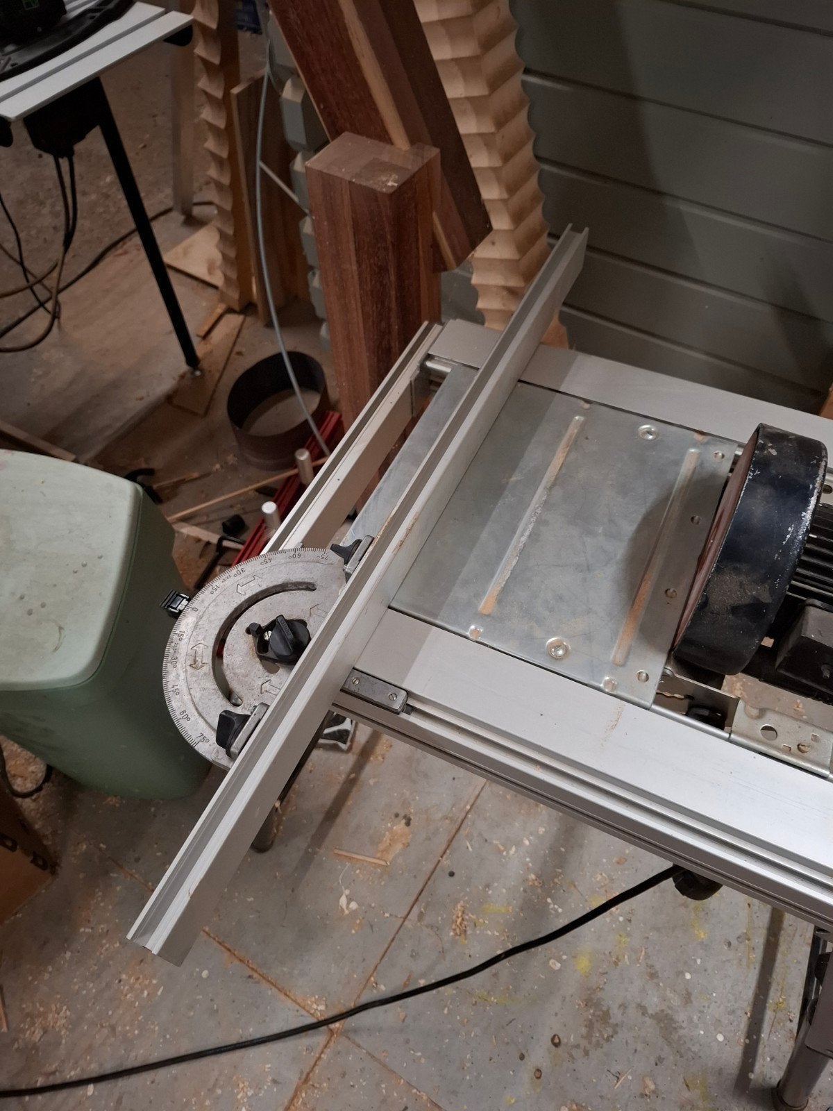 Festool basistafel 1a hoekaanslag lange versie met klem, Ophalen
