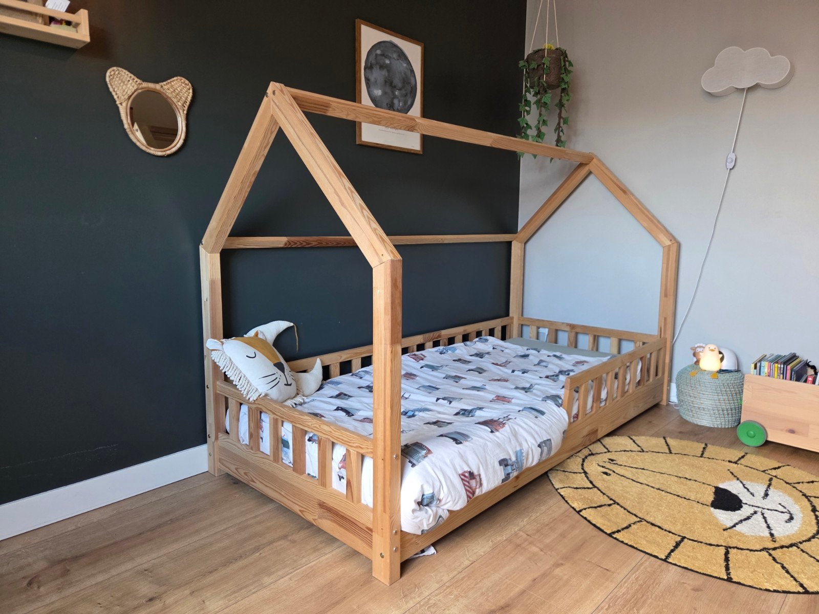 Montessoribed Bedhuisje Gele Flamingo, Ophalen, 85 tot 100 cm, Zo goed als nieuw, Lattenbodem