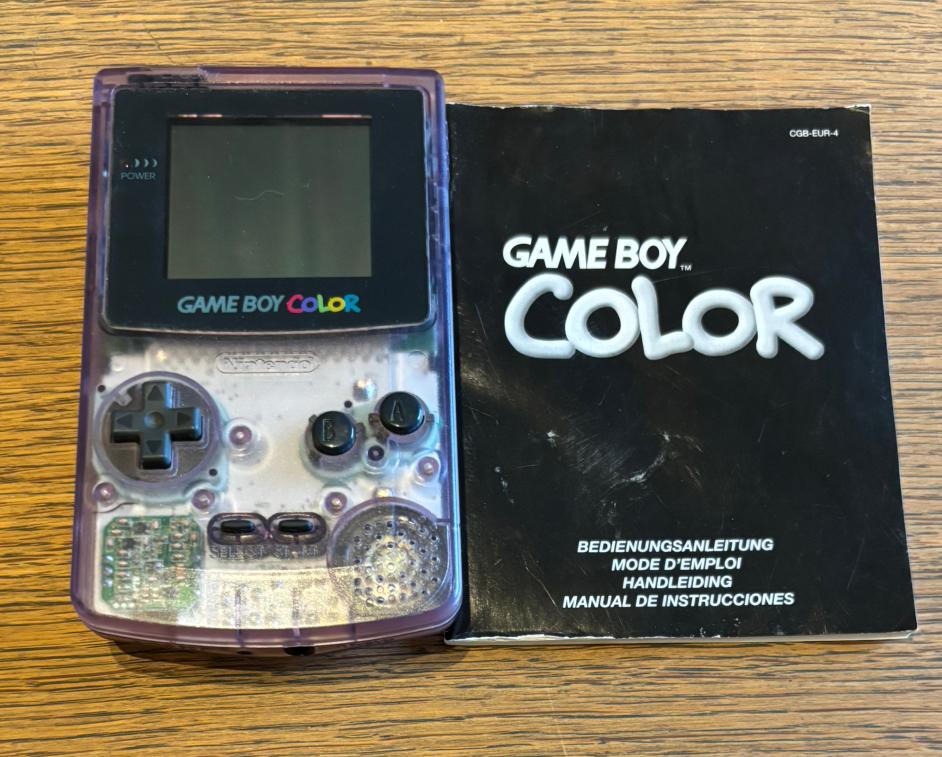 Gameboy color met boekje, Spelcomputers en Games, Avontuur en Actie, Verzenden, 1 speler, Zo goed als nieuw