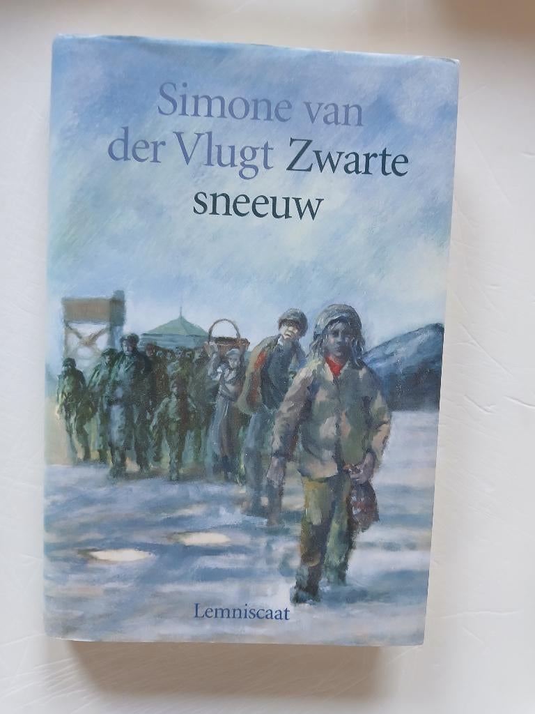 Zwarte sneeuw - Simone van der Vlugt - Hardcover, Boeken, Ophalen of Verzenden, Zo goed als nieuw, Simone van der Vlugt