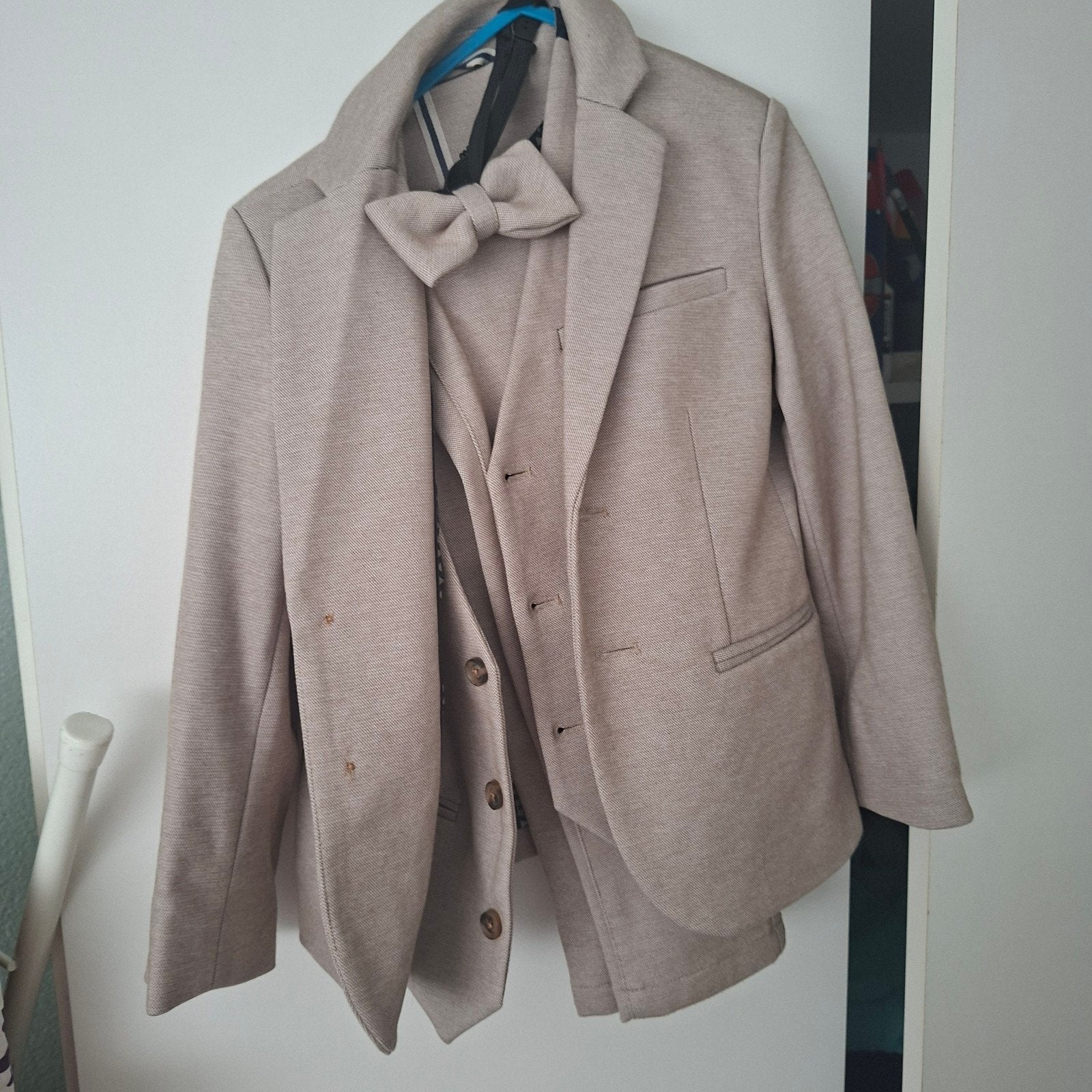 kostuum jongens, Ophalen of Verzenden, Zo goed als nieuw, Maat 34 (XS) of kleiner, Wit