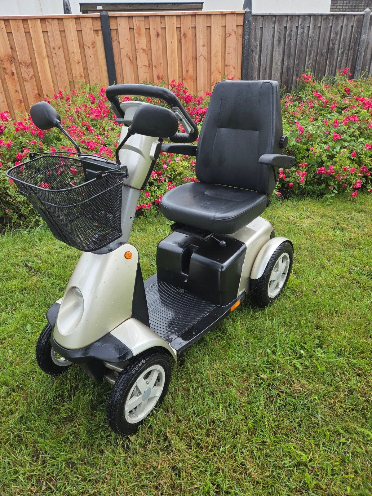 Deze mooie en nette Scootmobiel van Sterling type Trophy, Ophalen of Verzenden