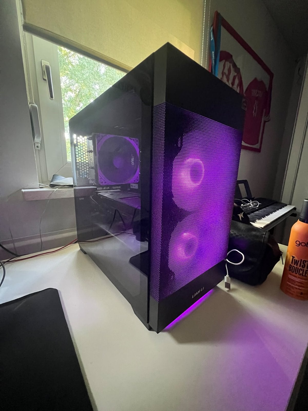 Nieuwe Gaming PC: AMD Ryzen 7 7800X3D, RTX 5050, Ophalen, Zo goed als nieuw, Gaming, SSD