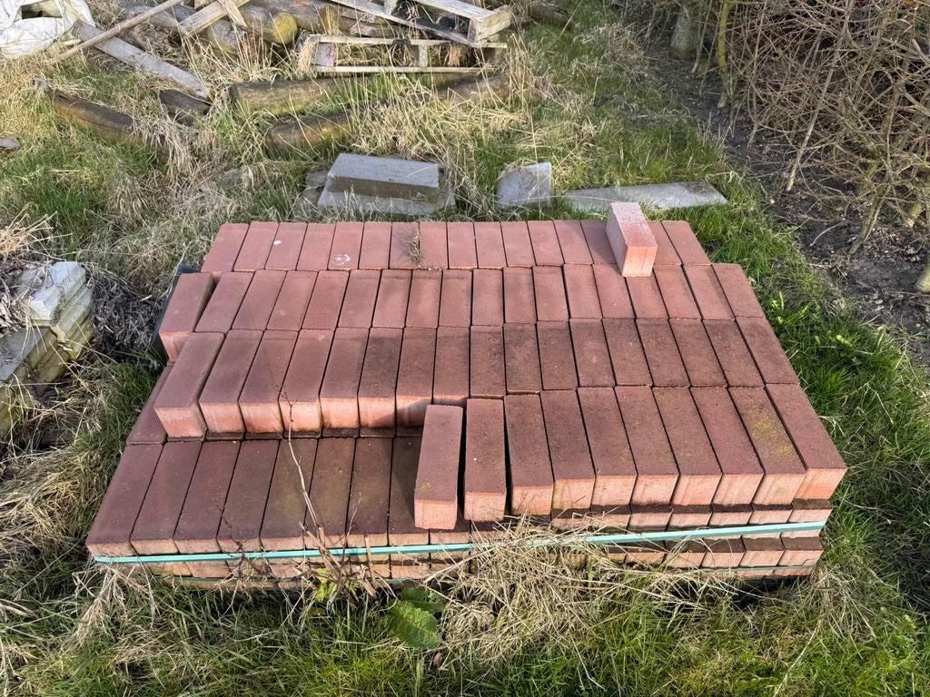 Betonnen rode deklaag steen. Ca. 4 m2, Ophalen, Klinkers, Nieuw, Minder dan 5 m²