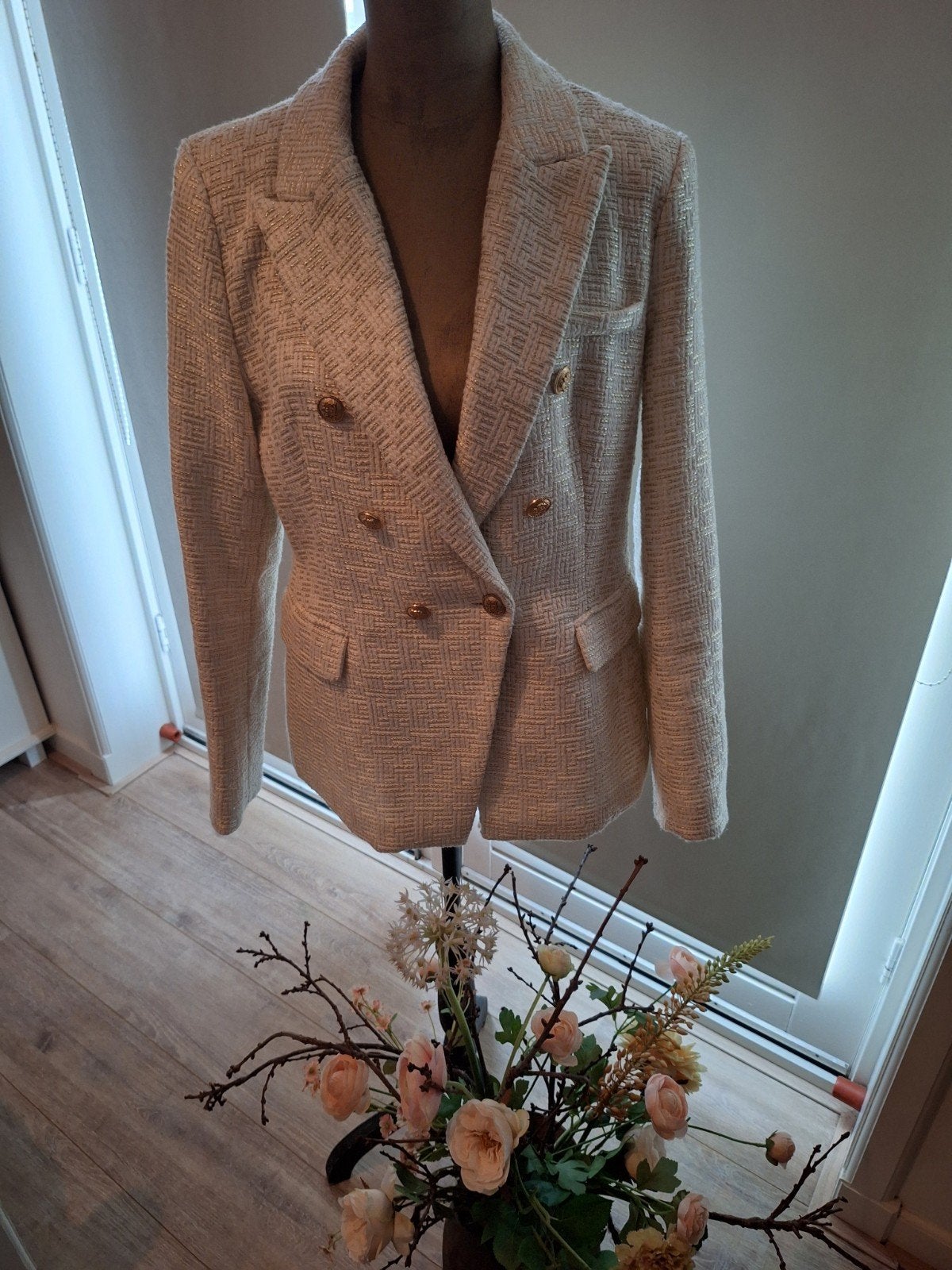 Mooie blazer room/goud maat 42, Kleding | Dames, Ophalen of Verzenden, Zo goed als nieuw, Maat 42/44 (L)