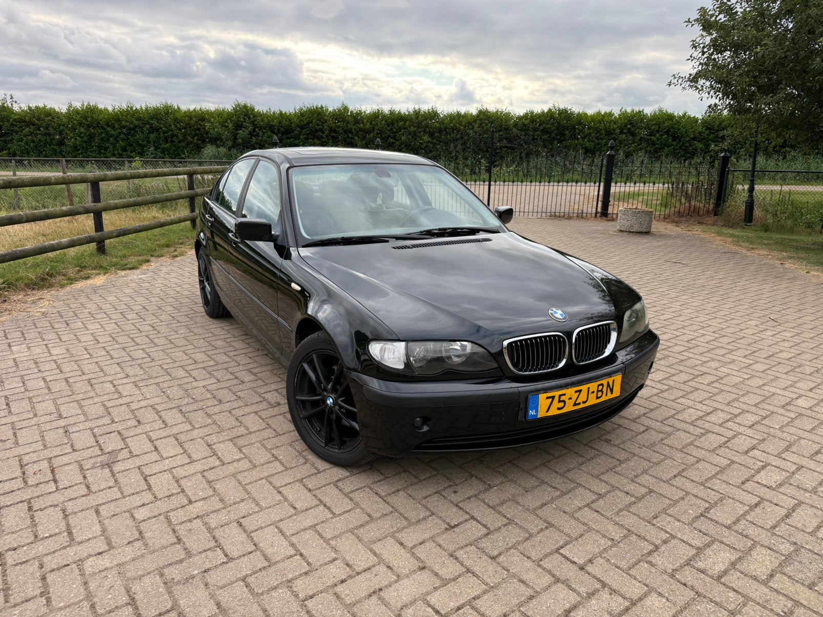 BMW 3-Serie 325xi 2003 Zwart, Automaat, Zwart, Zwart, Leder