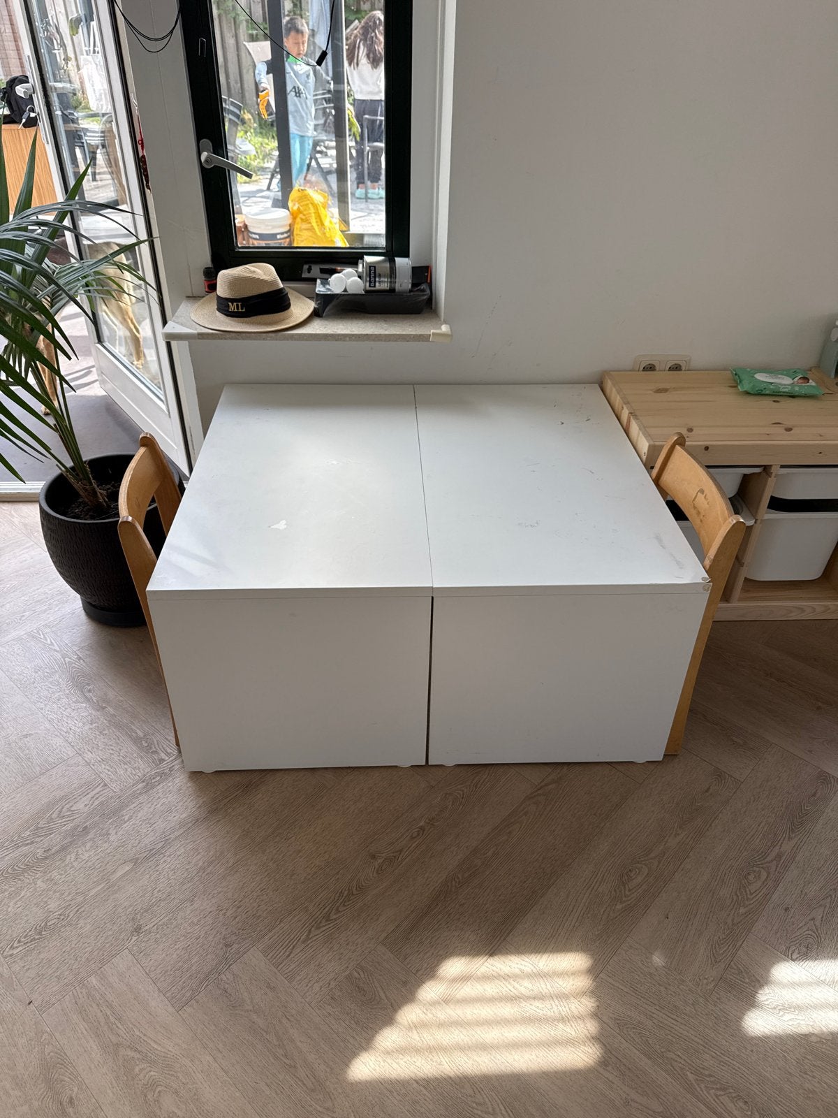 Ikea kinder tafel / bijzet tafel wit 2 stuks, Gebruikt, Tot twee personen, Rechthoekig, Overige houtsoorten
