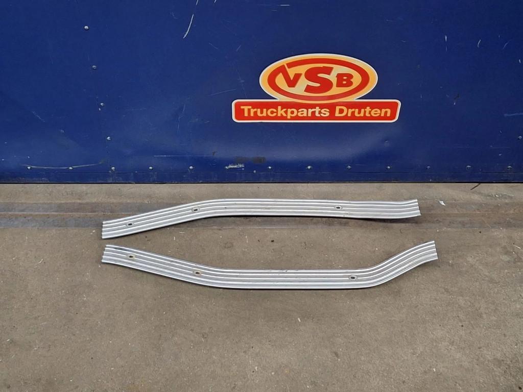 Scania Dorpel strip, Auto-onderdelen, Vrachtwagen-onderdelen, Scania, Interieur en Bekleding, Gebruikt