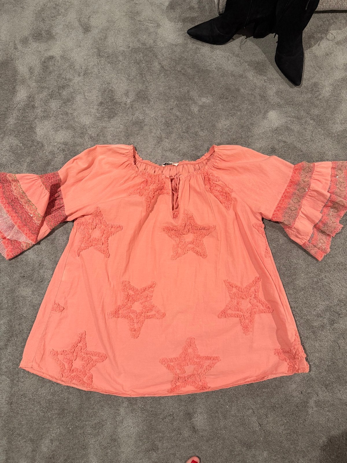 Roze top met sterren en wijde mouwen - YOUR&SLF, Maat 38/40 (M), Verzenden, Zo goed als nieuw, Lange mouw