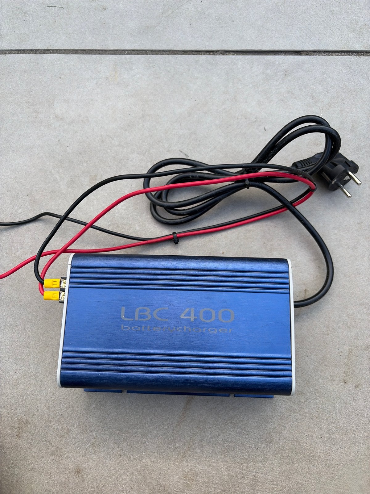 LBC 400 Acculader - Batterijlader, Ophalen of Verzenden, Gebruikt, Universele onderdelen