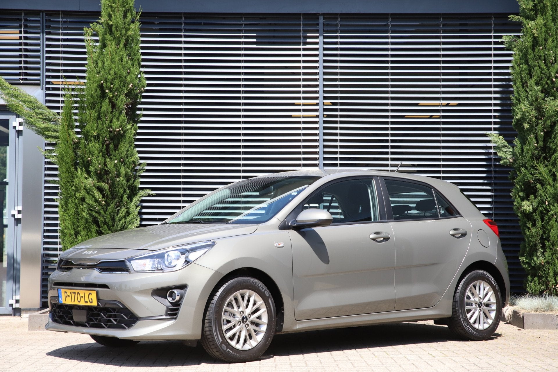 Kia Rio 1.0 T-GDi 100 PK DynamicLine | CAMERA | CRUISE | APP, Auto's, Voorwielaandrijving, Gebruikt, Euro 6, 49 €/maand